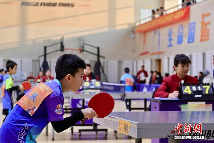 宁夏银川青少年乒乓球赛开赛 470余名选手角逐小