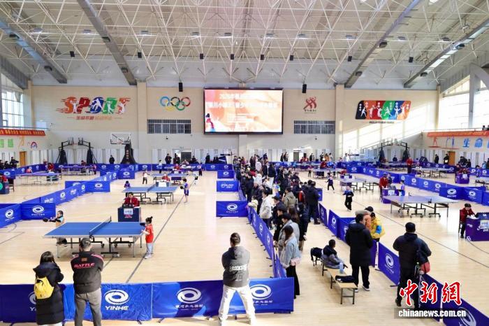 宁夏银川青少年乒乓球赛开赛 470余名选手角逐小