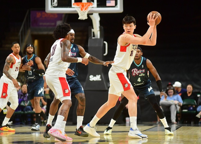 杨瀚森回归开拓者 率队冲击发展联盟季后赛首秀