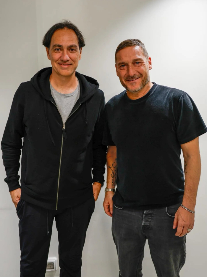 罗马德比战况激烈 拉努奇头球绝杀