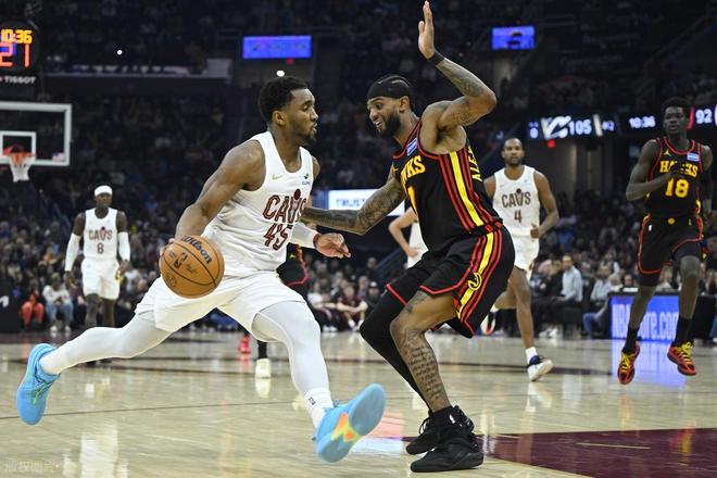 雷霆新星切特·霍姆格伦统治全场，助球队大胜快